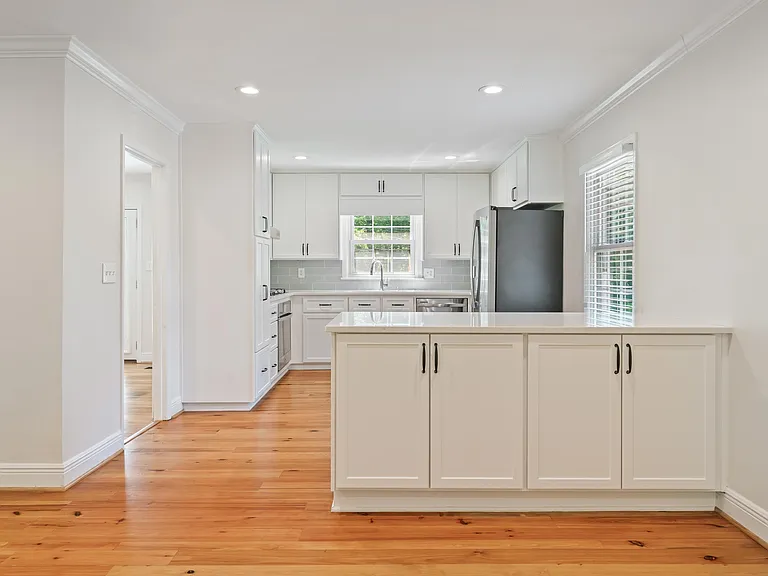 3708 Northcote Dr — Photo 8