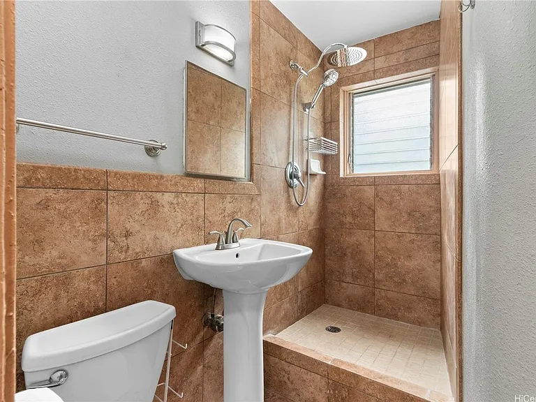 1821 Lipeepee St #204 — Photo 9