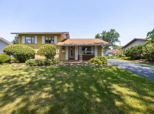 460 Bode Rd, Hoffman Estates, IL 60169