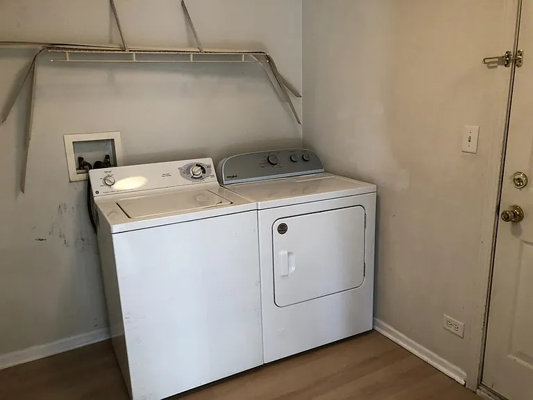 349 N Commerce St — Photo 32