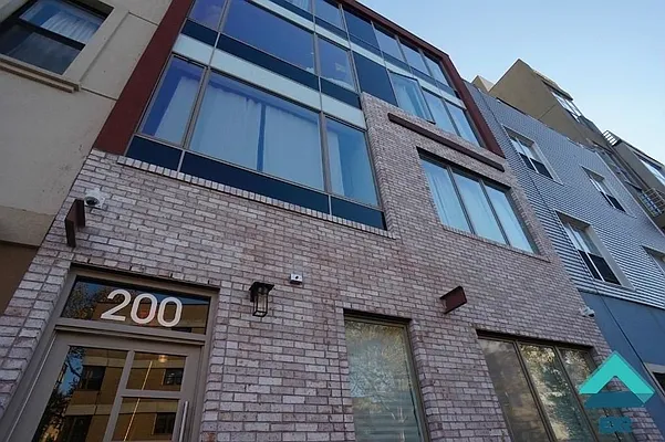 Rented by EXR | media 12