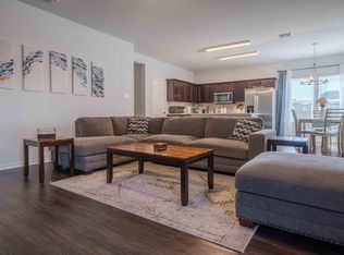 240 Michelle Dr, Grand Prairie, TX 75051