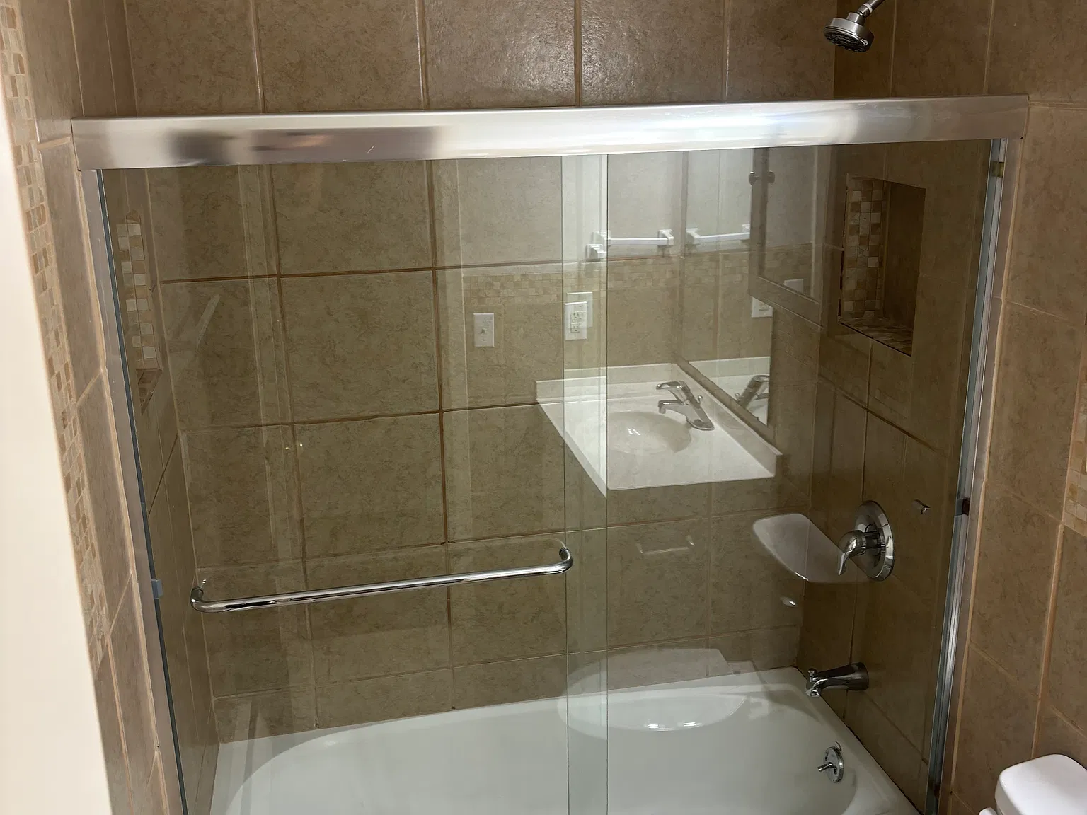 2 bed, 1100 sqft, $1,500 — Photo 2