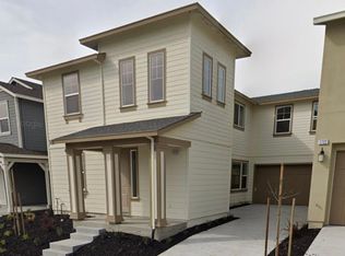 1718 Waterside Ln, Rohnert Park, CA 94928