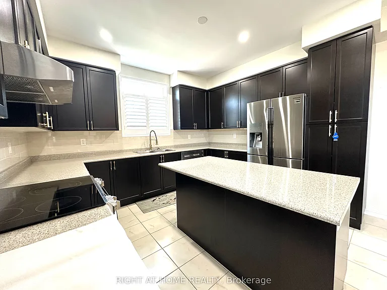 116 Hurst Dr — Photo 18