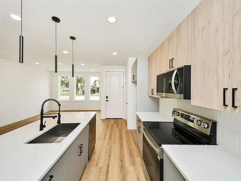 5201 Fairchild St #B — Photo 8