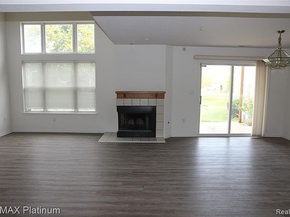 5th image of 1599 Weatherstone Dr