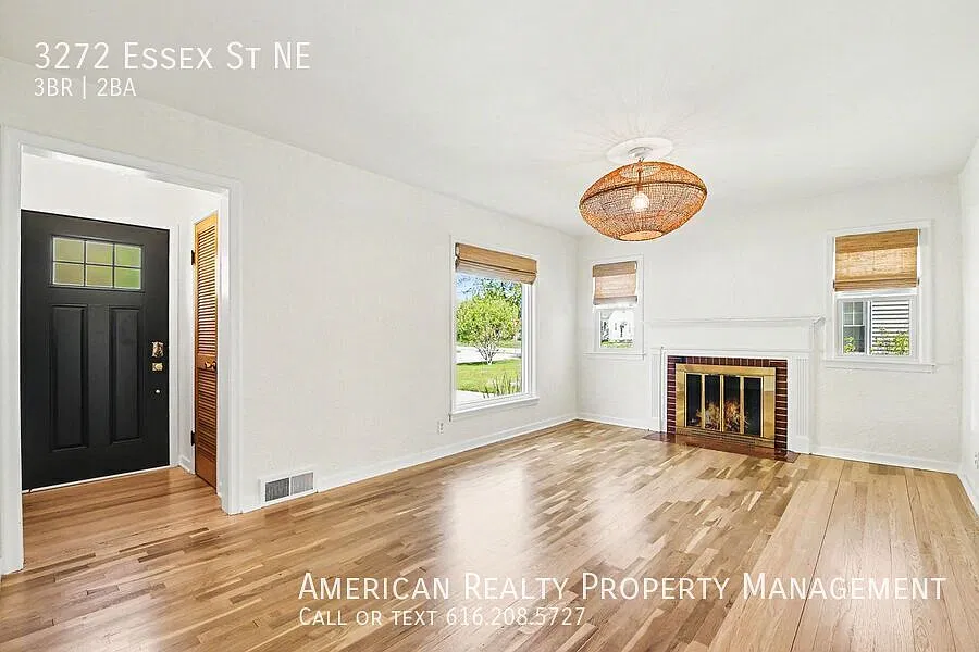 3 bed, 1.5 bath, 1409 sqft, $2,600 — Photo 2
