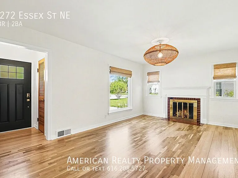 3272 Essex St NE — Photo 2