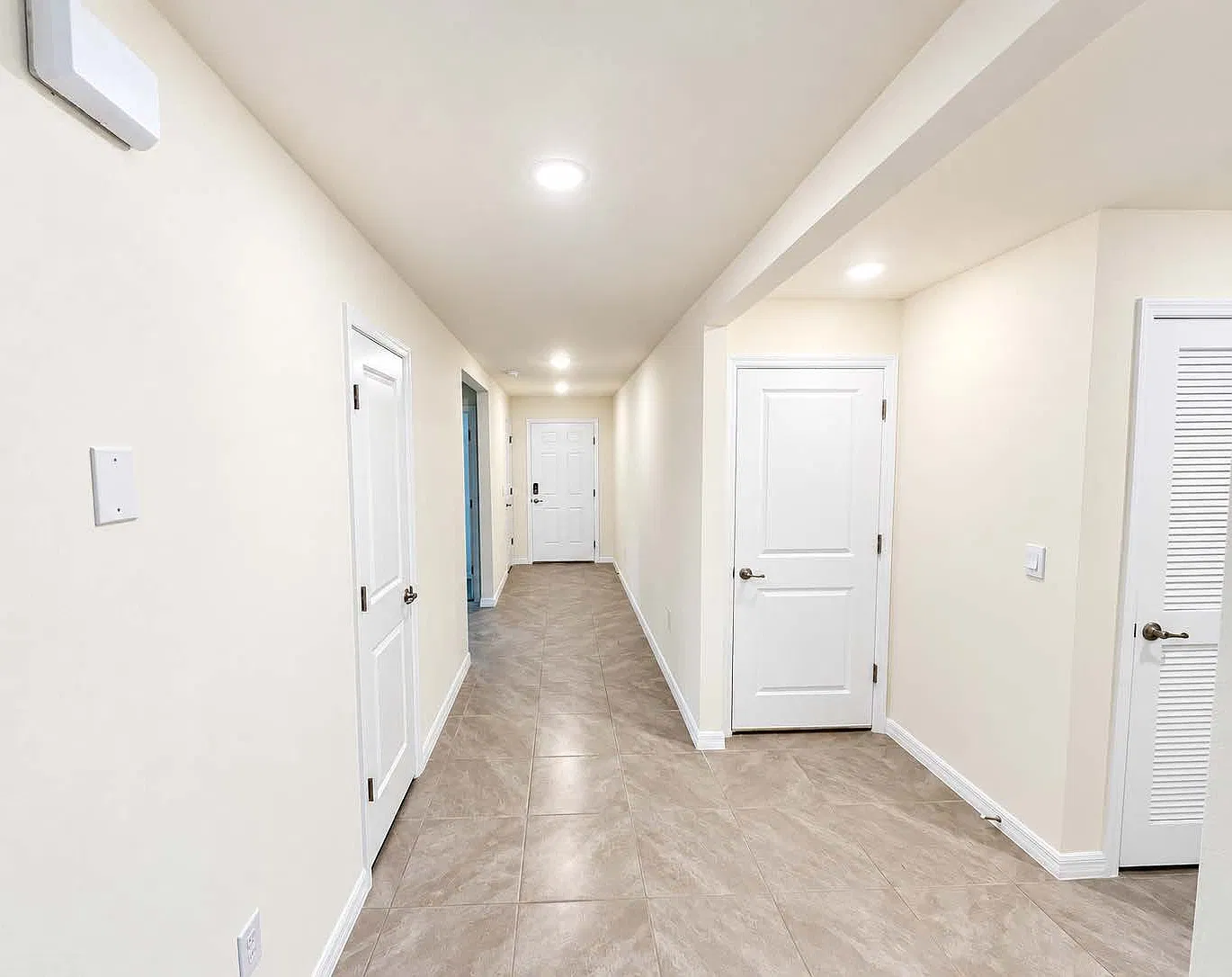 4 bed, 1828 sqft, $2,200 — Photo 2