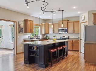 11270 Traverse Rd, Woodbury, MN 55129