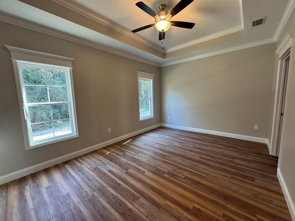 1006 Syrup Mill Creek Ln, Cairo, GA 39828