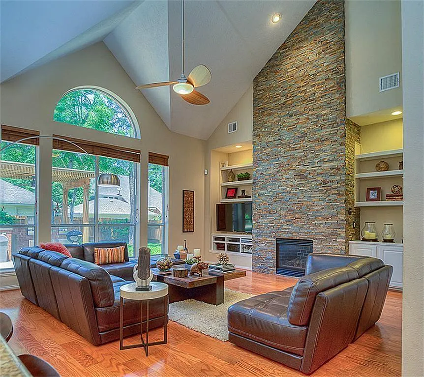 5 bed, 4.5 bath, 3823 sqft, $6,000 — Photo 4
