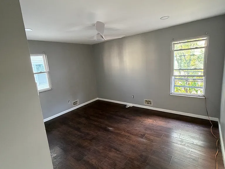 422-424 Jackson Ave #2L — Photo 6