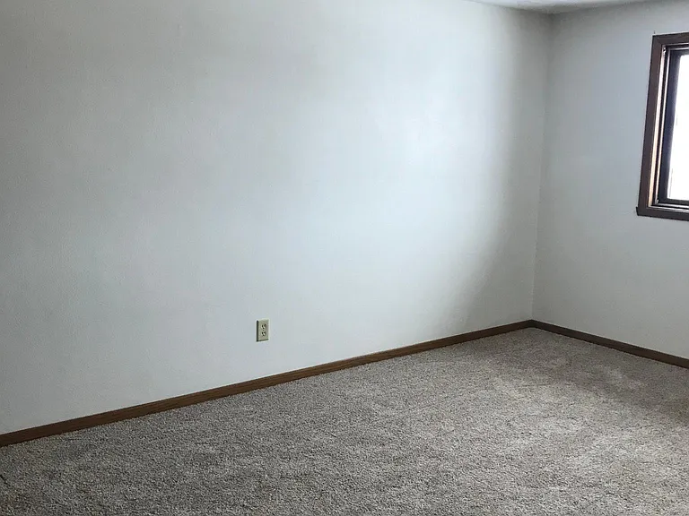 543 Ashbury Dr — Photo 14