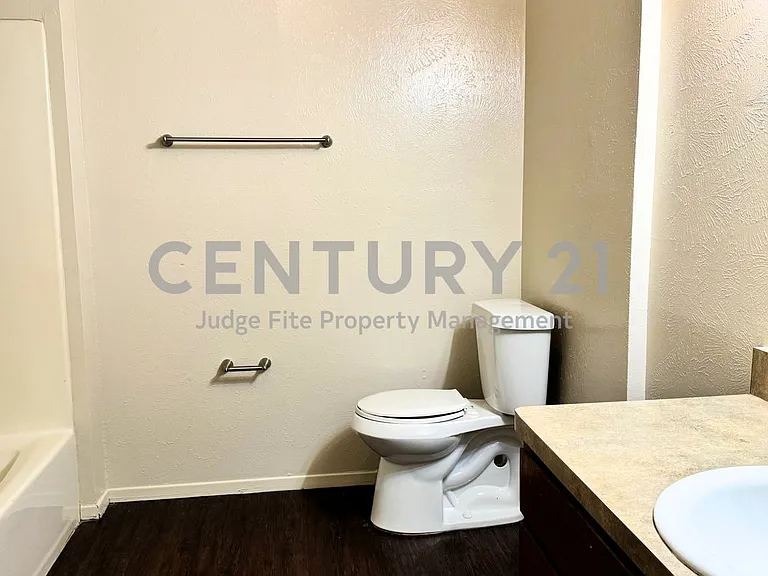 628 Taylor Ct — Photo 16