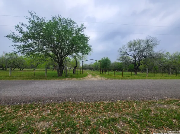 190 COUNTY ROAD 6709 LOT 26, Natalia, TX 78059