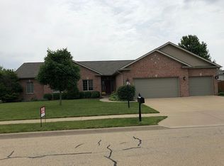 1806 Greenfield Dr, Morton, IL