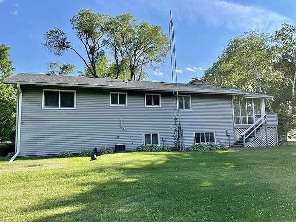 3rd image of 1698 Lake Holiday Dr