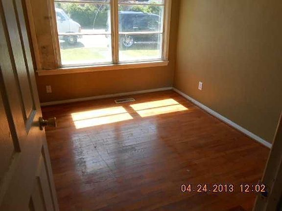 5th image of 6307 94th St SW