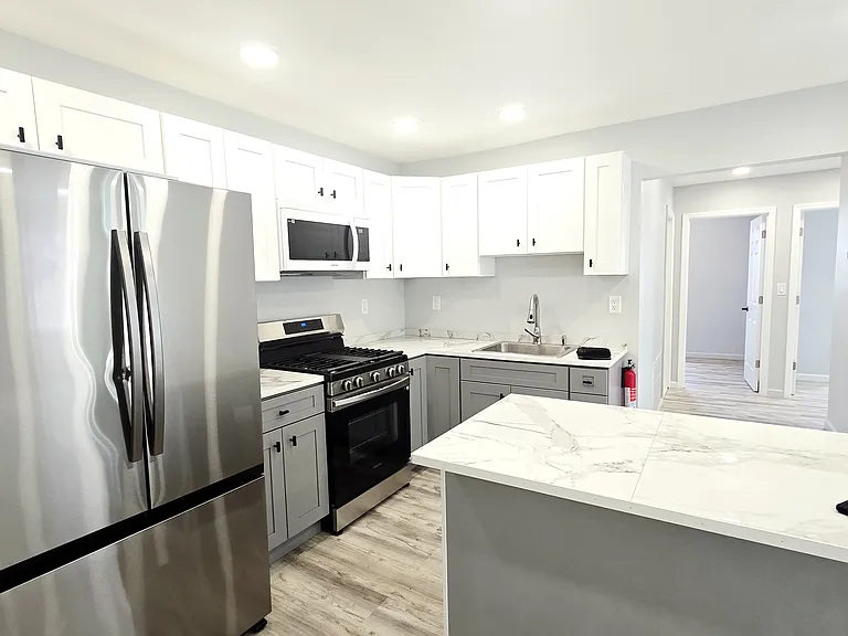 326 Sutton St #1A — Photo 4