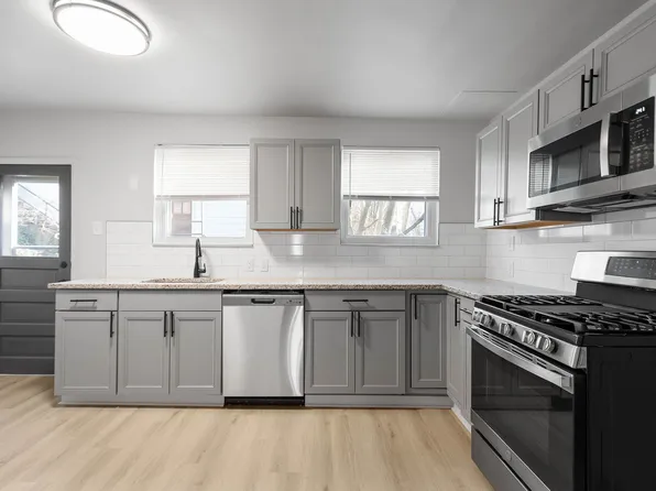 905 5th St, Mc Kees Rocks, PA 15136