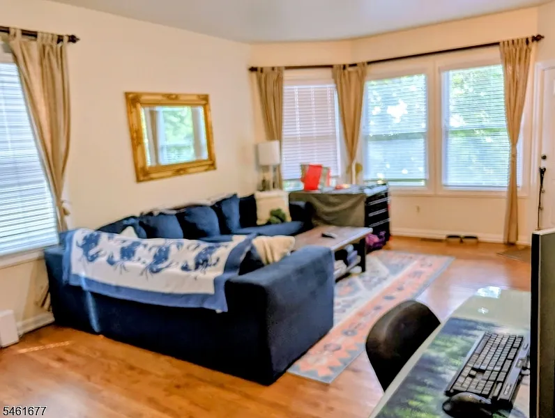 1 bed, 1.0 bath, $2,850 — Photo 2