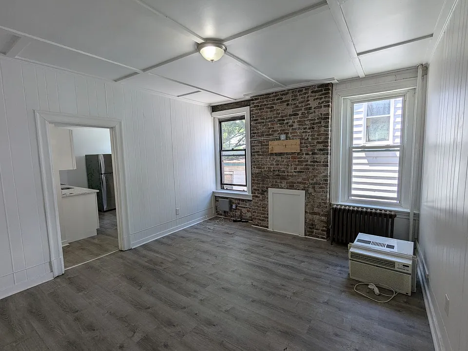 Building Photo 5