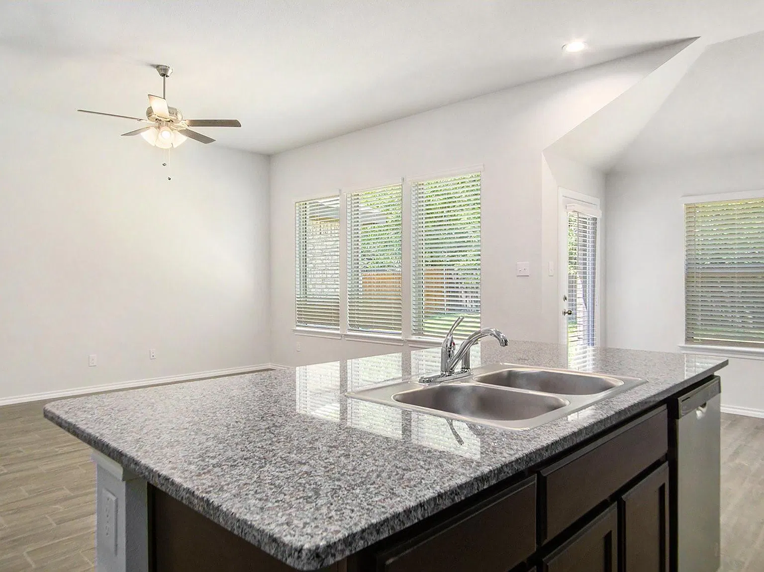 3 bed, 1586 sqft, $2,275 — Photo 4