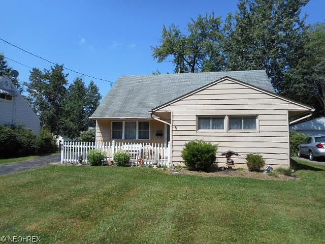1st image of 184 Oak Knoll St