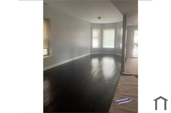 Building Photo - 4915 S Calumet Ave #3