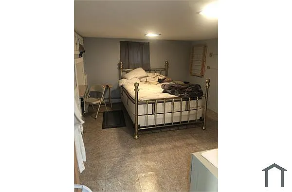 Building Photo - 174B Goodwin Ave #2
