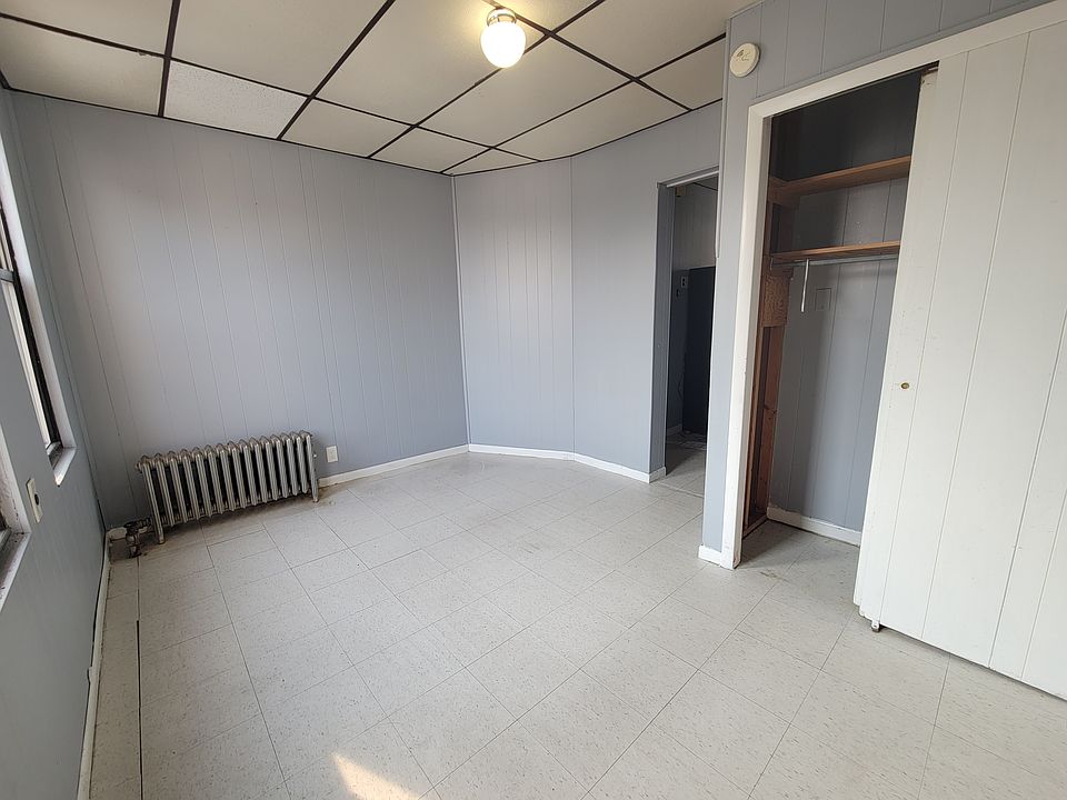 2nd image of 526 Lincoln St #5E
