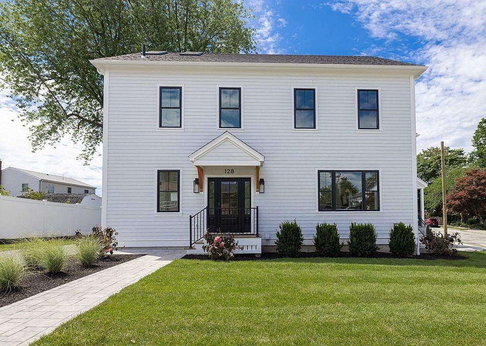 1st image of 128 Carey Ave #128
