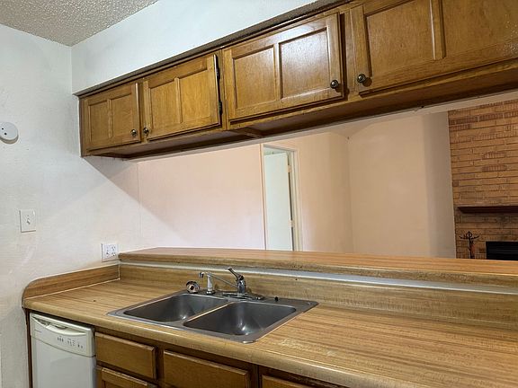 5th image of 716 Woodland Ct