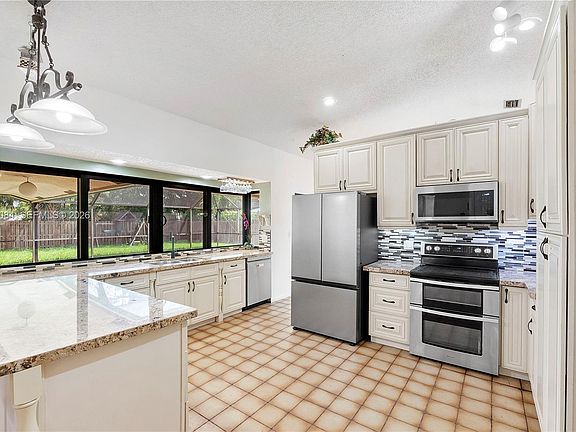 3rd image of 11111 NW 7th St