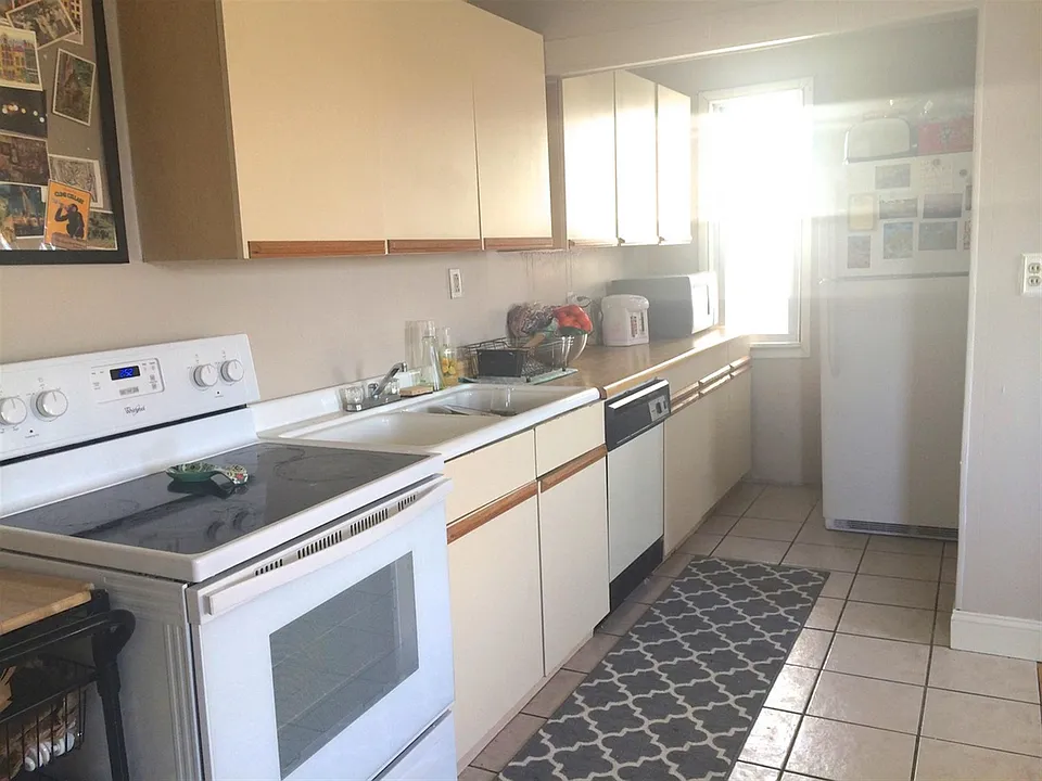 1 Mossland St #2