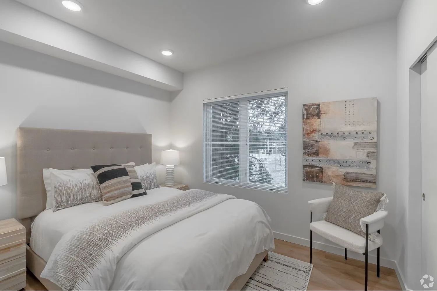 Paramount 1 Apartments — Photo 4
