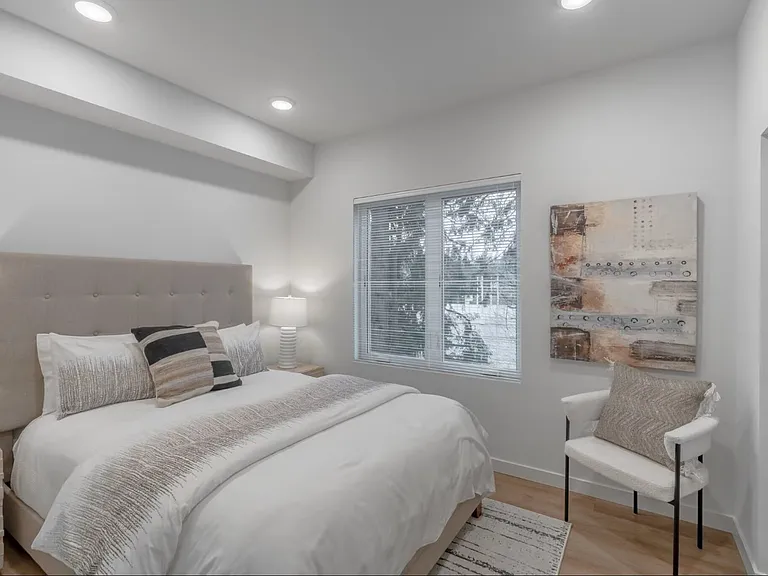 Paramount 1 Apartments — Photo 4