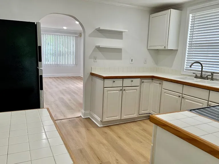 534 Lafayette St — Photo 6