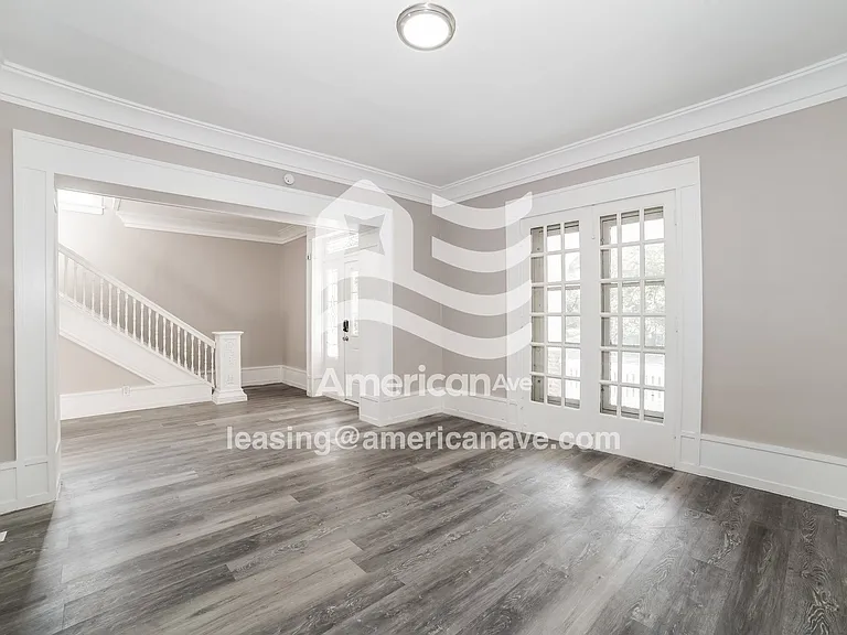1696368_004_wm_-_living_room_12971978.jpg