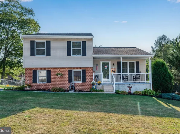 2 Liberty Dr, Mount Holly Springs, PA 17065