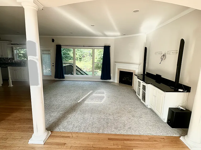 10016 Carters Grove Rd — Photo 5