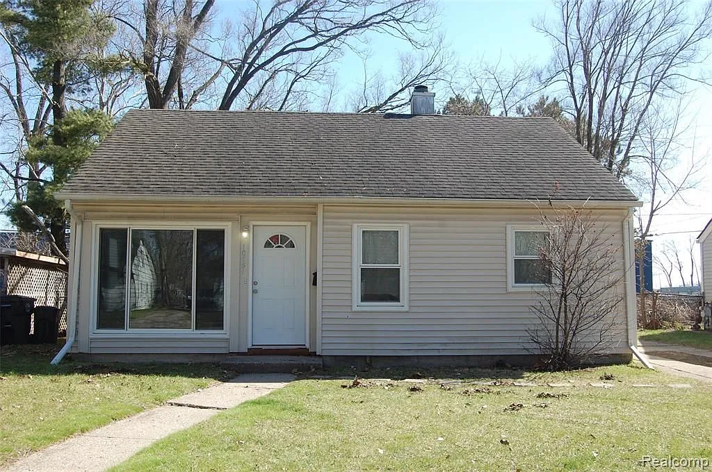 10751 Albany St photo 1