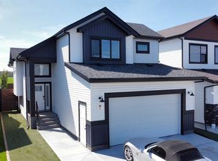 14 N Ian Way, Sylvan Lake, AB T4S0T6