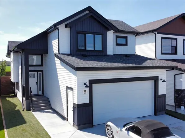 14 N Ian Way, Sylvan Lake, AB T4S 0T6