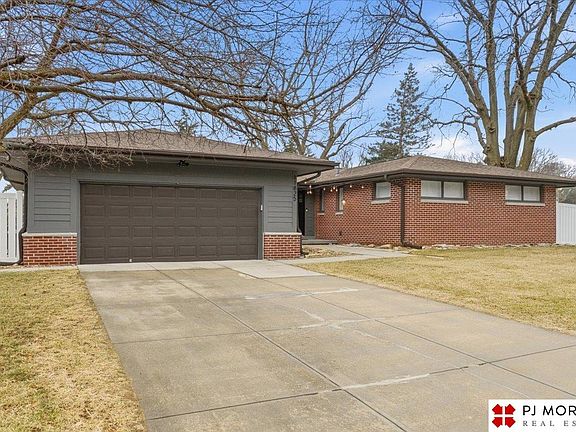 2nd image of 11825 Hickory Rd