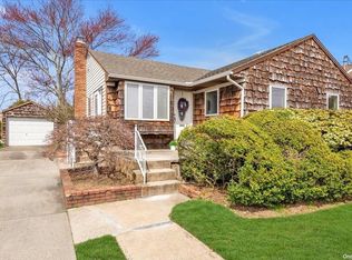 1427 N Jerusalem Rd, East Meadow, NY 11554