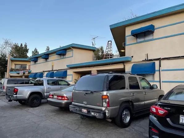 10840 Bluffside Dr #4, Studio City, CA 91604