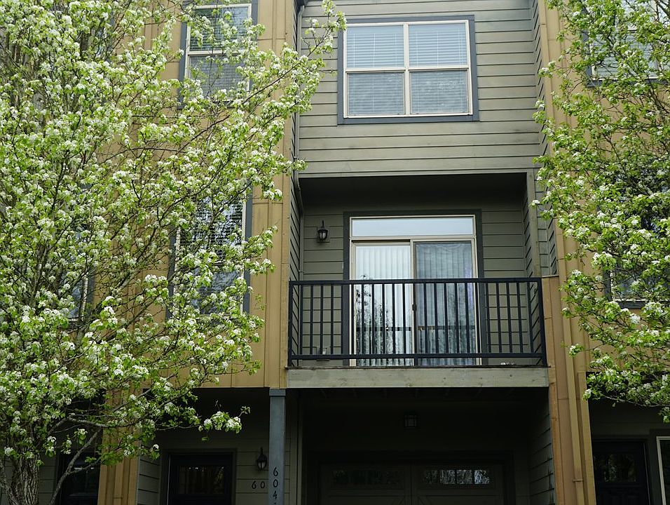 1st image of 604 NE Grove St